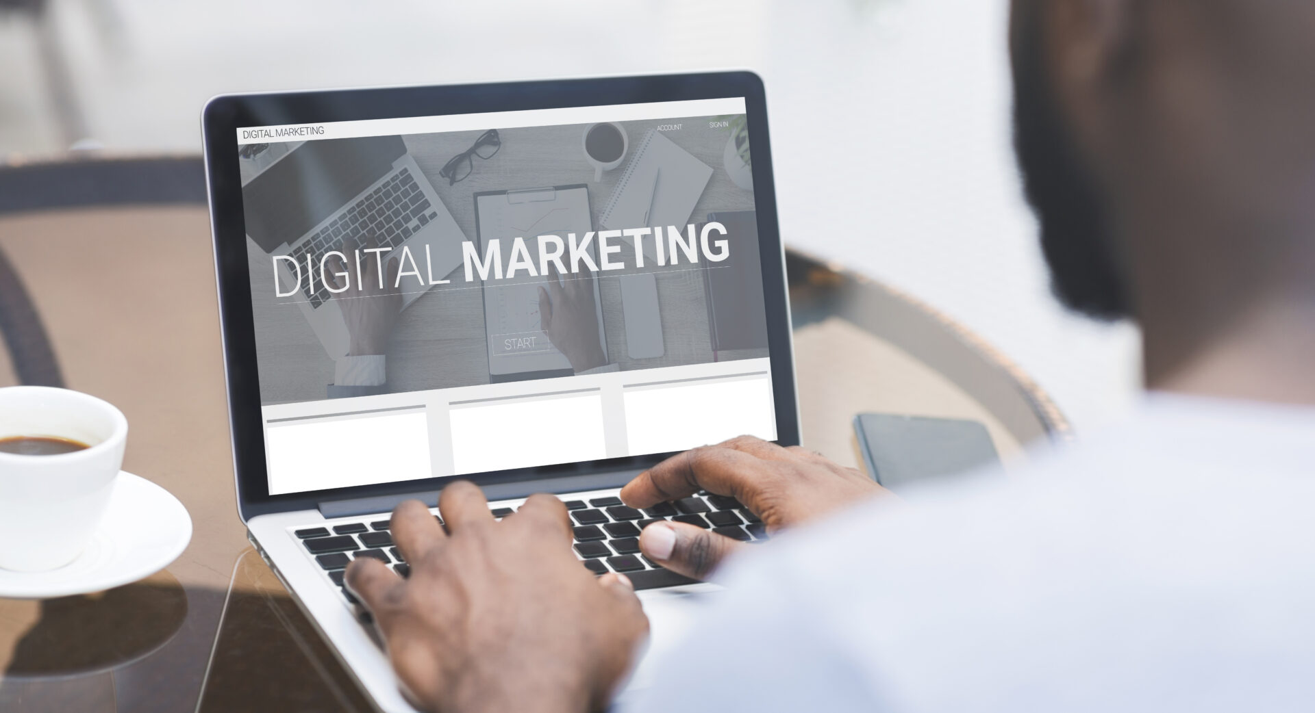 digital marketing word on laptop